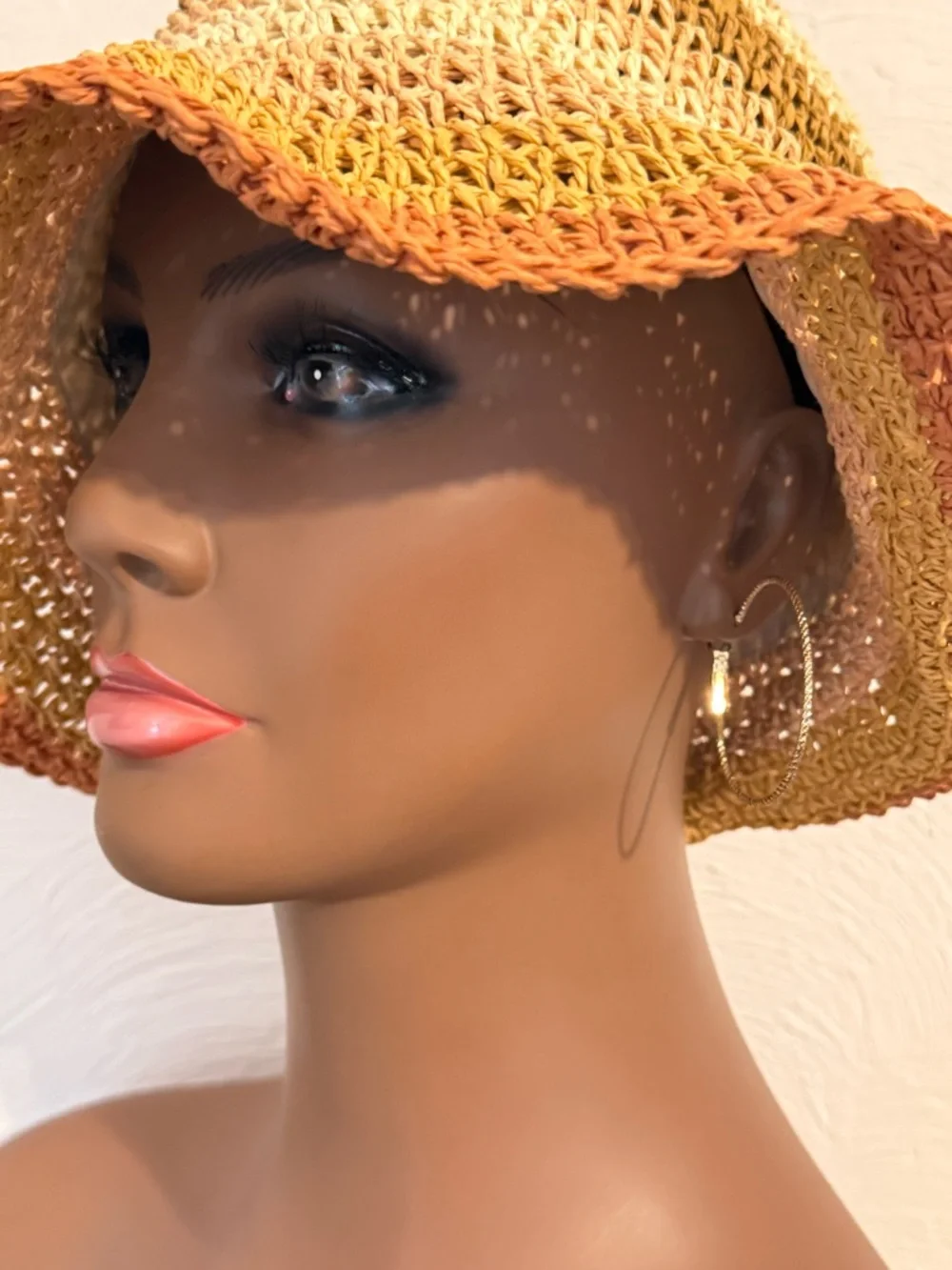 Gold and Black Hoop Earrings‎